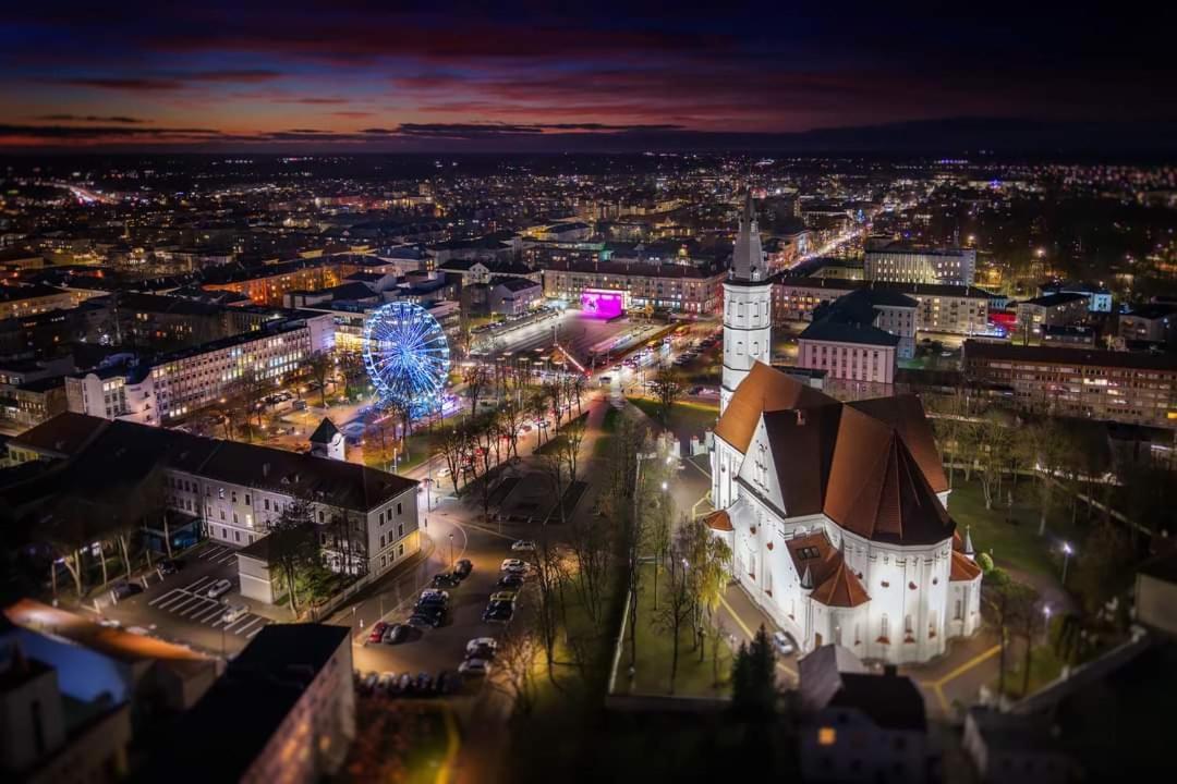 Apartment Next To Cathedral Of Saints Peter & Paul Šiauliai Exteriér fotografie